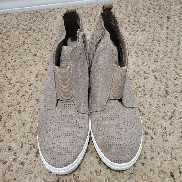 Steve Madden Taupe Wavery Suede Wedge Zipper Closure Sneakers Size 9.5 - Picture 3 of 7